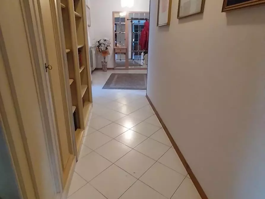 Immagine 12 di Appartamento in vendita  a Carrara