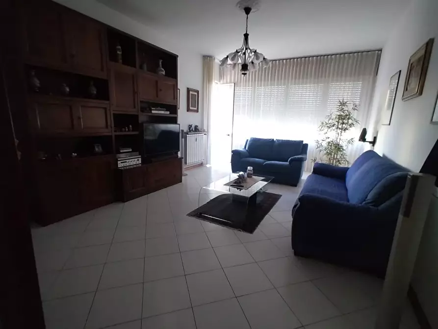 Immagine 4 di Appartamento in vendita  a Carrara