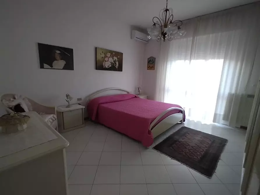 Immagine 10 di Appartamento in vendita  a Carrara