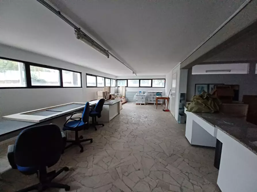 Immagine 14 di Ufficio in vendita  a Empoli