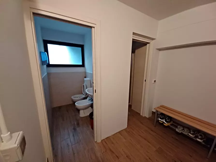 Immagine 16 di Ufficio in vendita  a Empoli