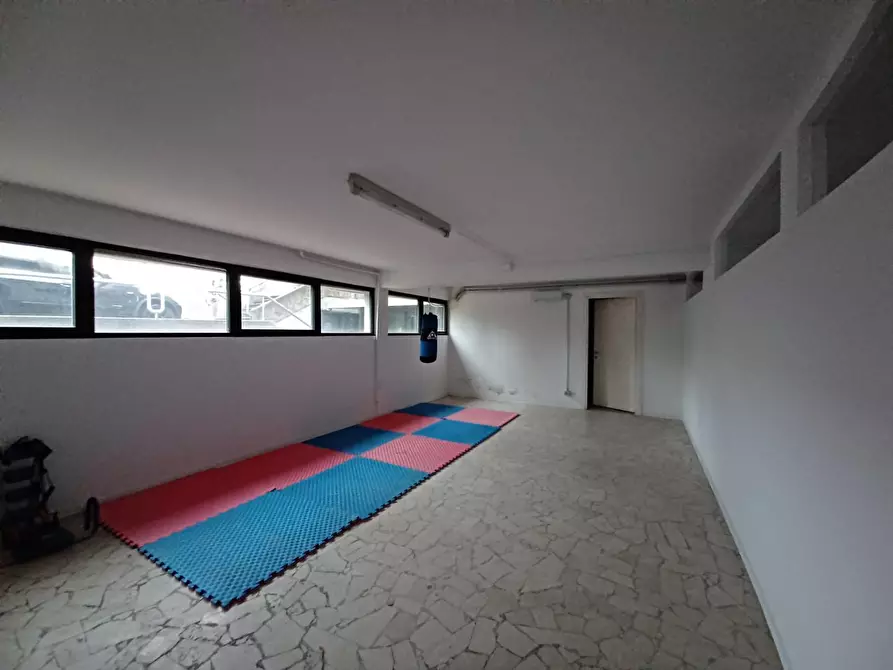 Immagine 15 di Ufficio in vendita  a Empoli