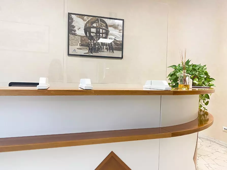 Immagine 2 di Ufficio in vendita  a Empoli