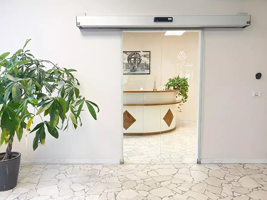 Immagine 6 di Ufficio in vendita  a Empoli