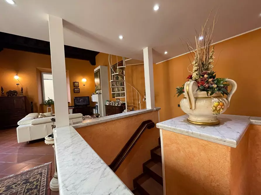 Immagine 28 di Appartamento in vendita  a Lucca