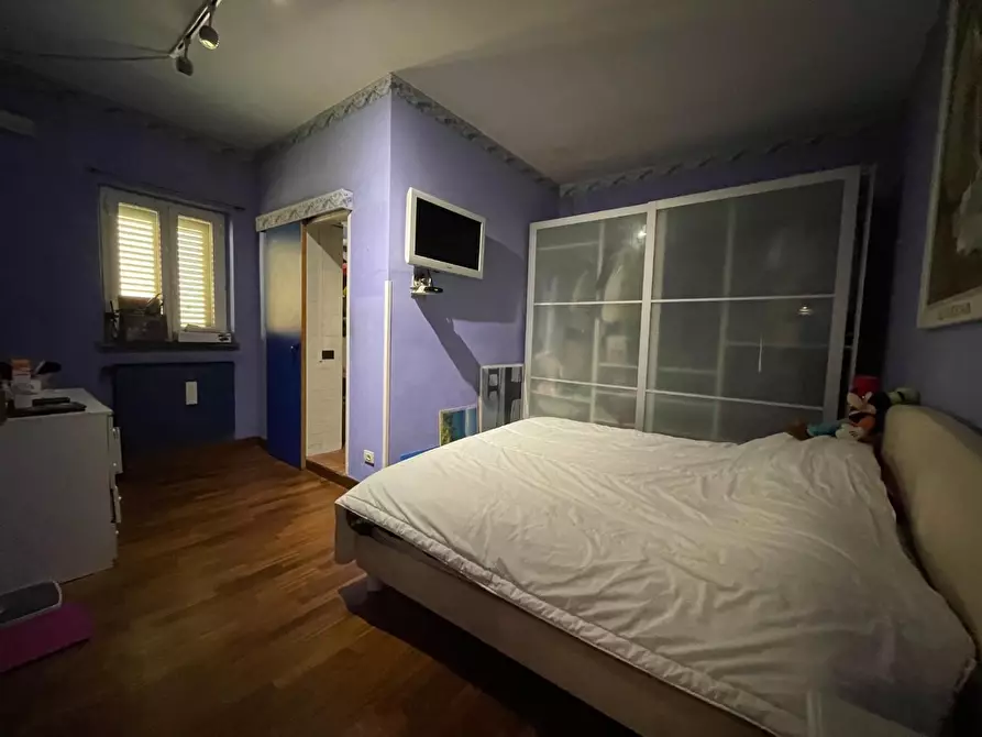 Immagine 10 di Appartamento in vendita  a Lucca