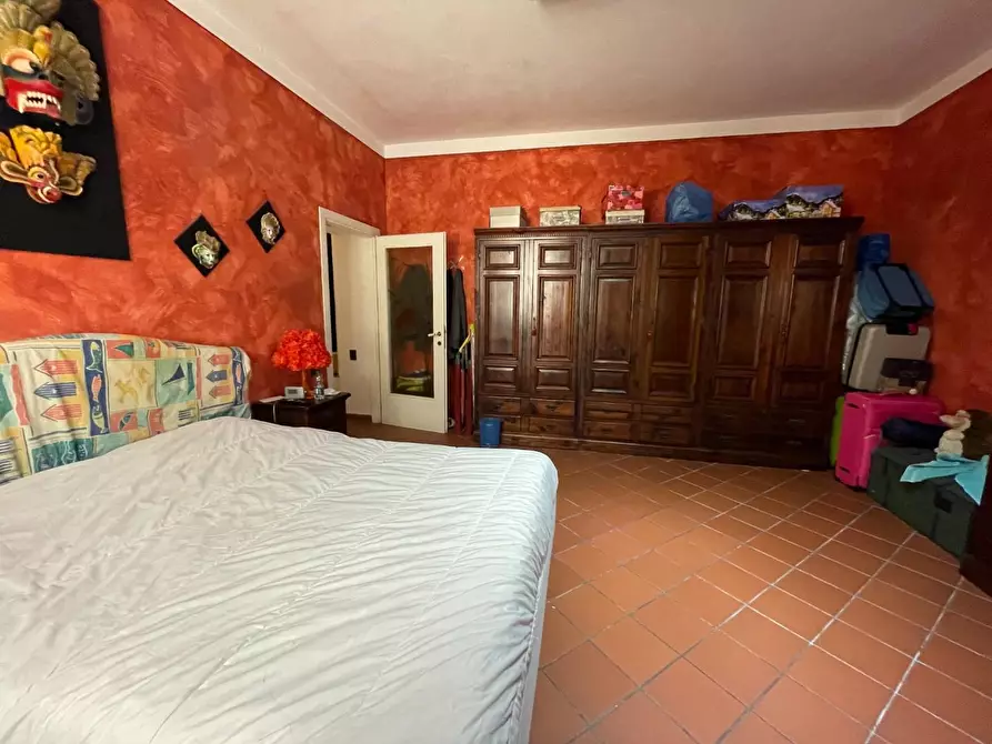 Immagine 8 di Appartamento in vendita  a Lucca