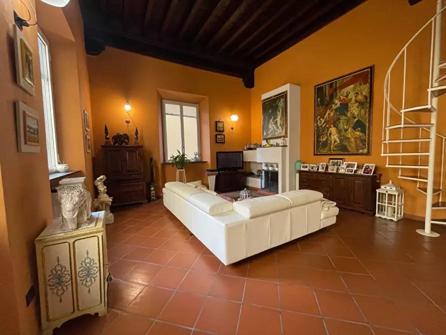 Immagine 26 di Appartamento in vendita  a Lucca