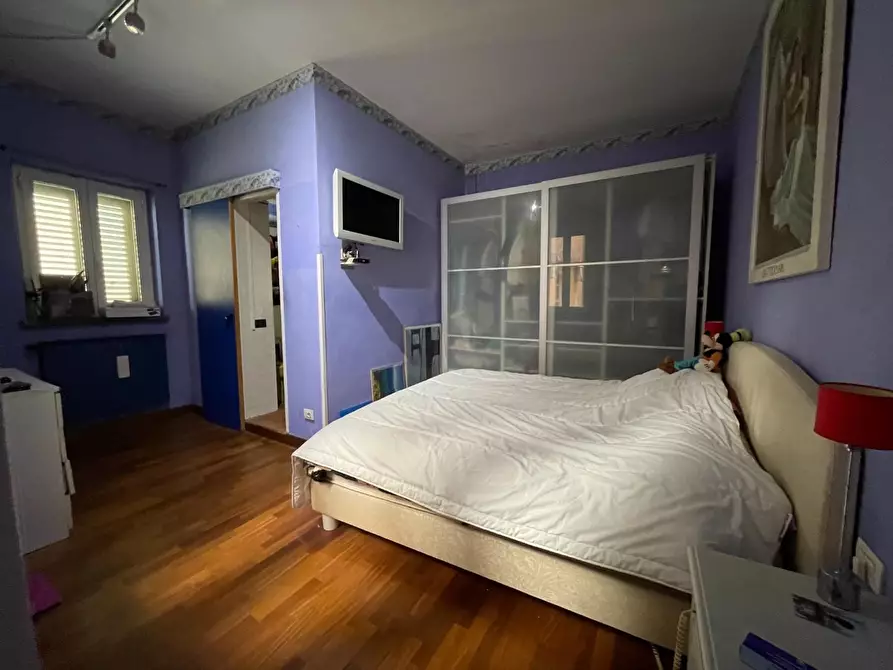 Immagine 12 di Appartamento in vendita  a Lucca