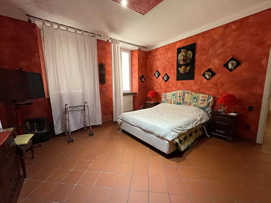 Immagine 9 di Appartamento in vendita  a Lucca