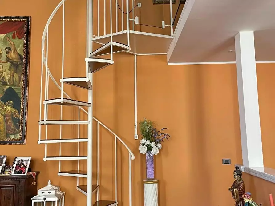 Immagine 32 di Appartamento in vendita  a Lucca