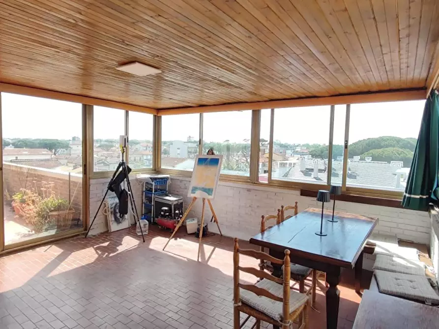 Immagine 9 di Mansarda in vendita  a Viareggio