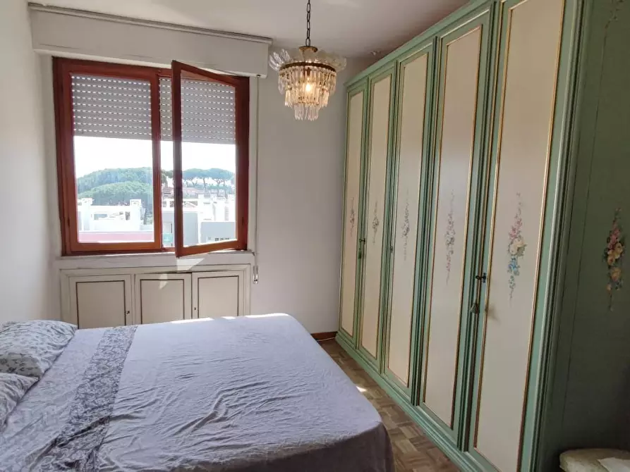 Immagine 14 di Mansarda in vendita  a Viareggio