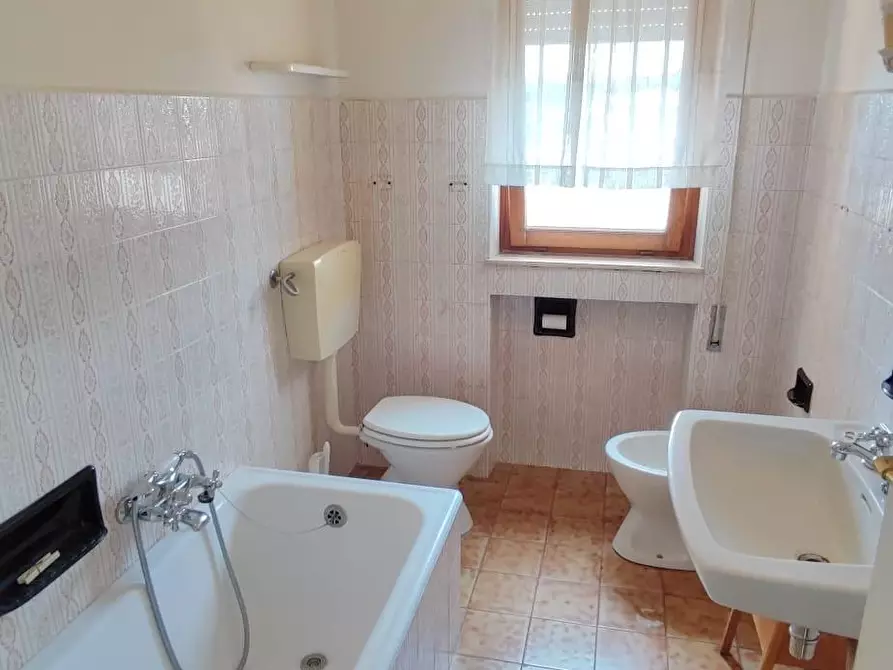 Immagine 20 di Mansarda in vendita  a Viareggio