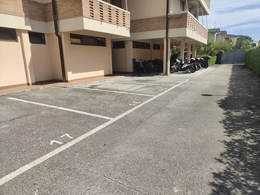 Immagine 30 di Mansarda in vendita  a Viareggio