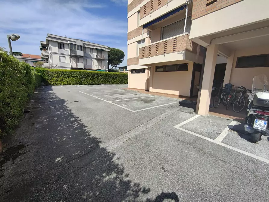 Immagine 32 di Mansarda in vendita  a Viareggio