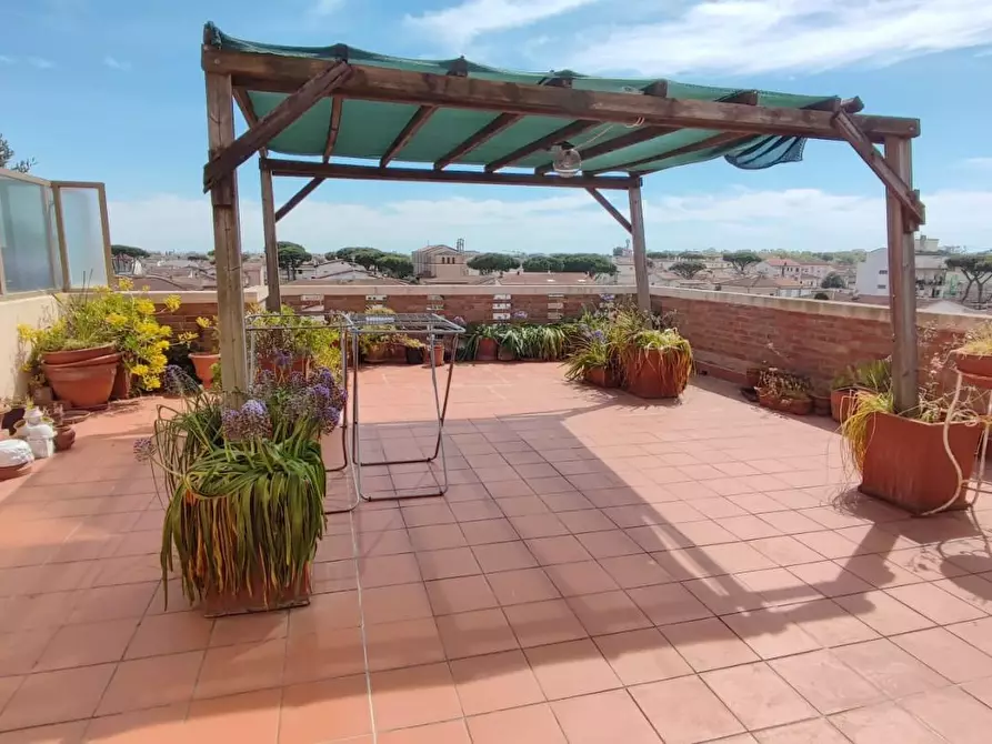 Immagine 24 di Mansarda in vendita  a Viareggio