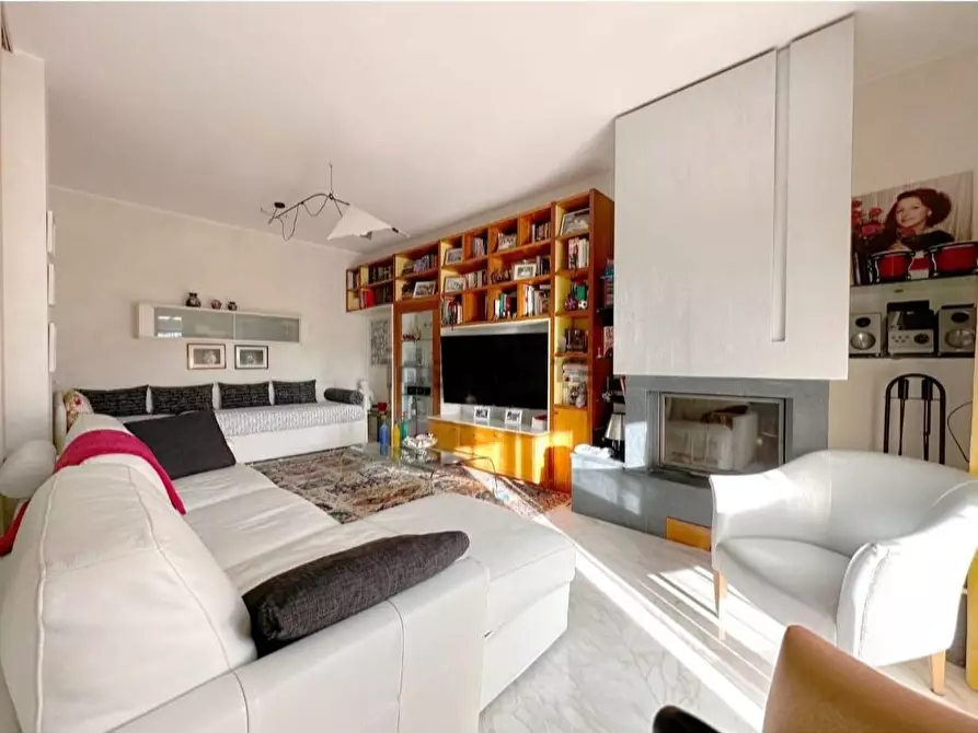 Immagine 18 di Villetta a schiera in vendita  a Carrara