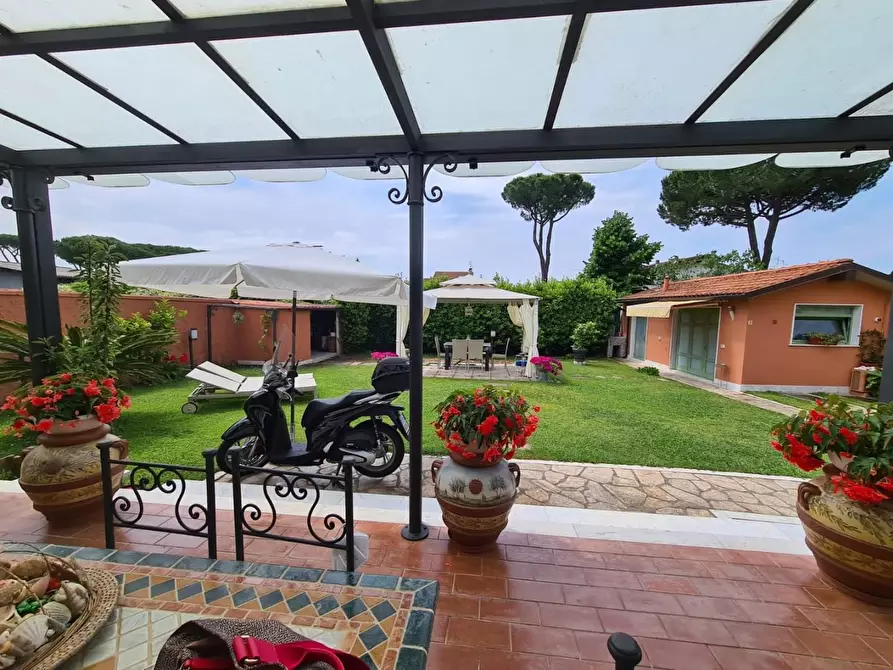 Immagine 6 di Villetta a schiera in vendita  a Carrara