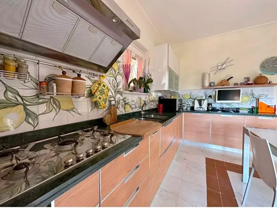 Immagine 23 di Villetta a schiera in vendita  a Carrara