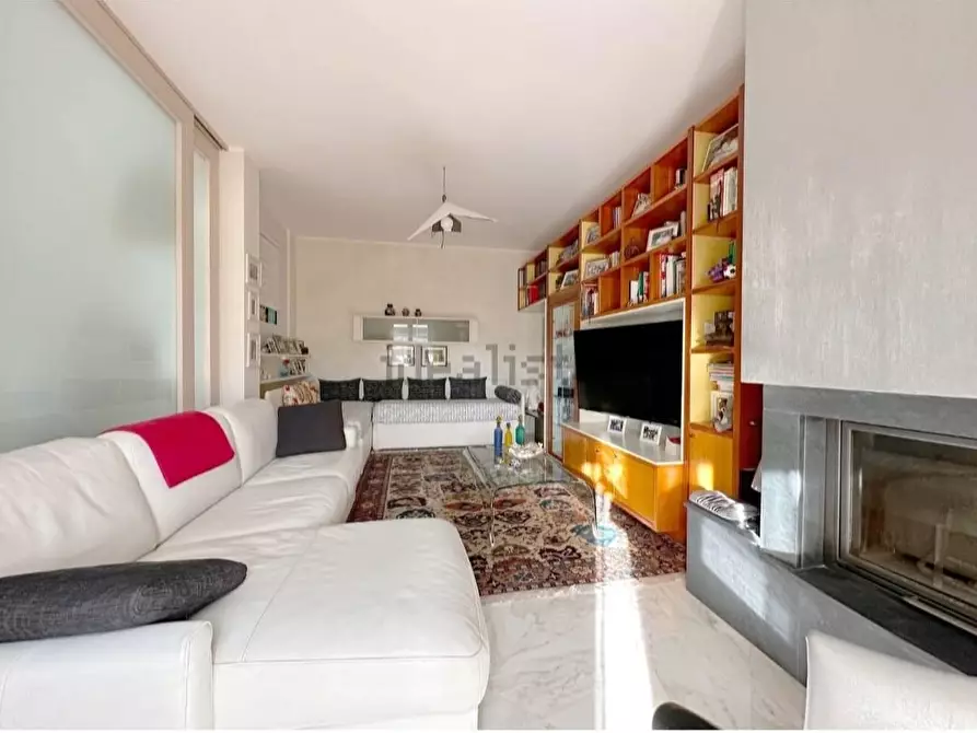 Immagine 21 di Villetta a schiera in vendita  a Carrara