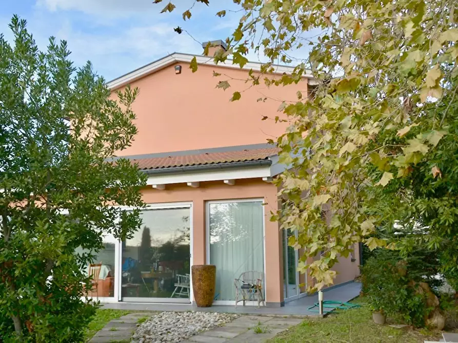 Immagine 5 di Villa in vendita  a San Giuliano Terme