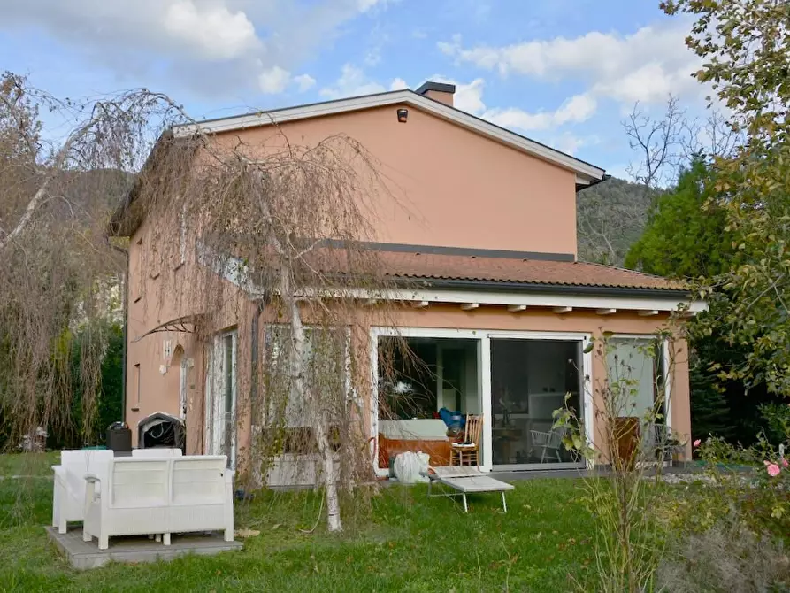 Immagine 4 di Villa in vendita  a San Giuliano Terme