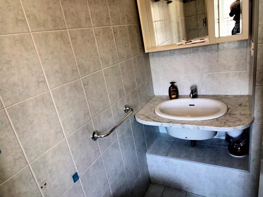 Immagine 8 di Appartamento in vendita  a Calci