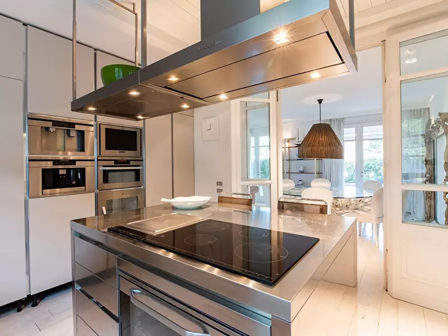 Immagine 4 di Villa in affitto  a Forte Dei Marmi