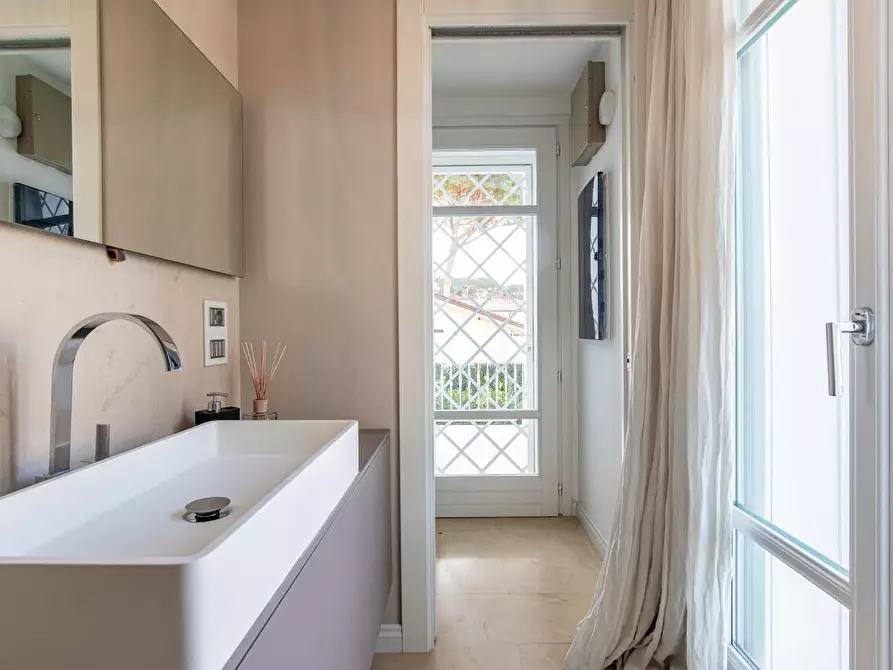Immagine 18 di Villa in affitto  a Forte Dei Marmi