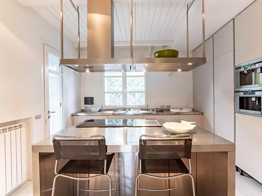 Immagine 3 di Villa in affitto  a Forte Dei Marmi