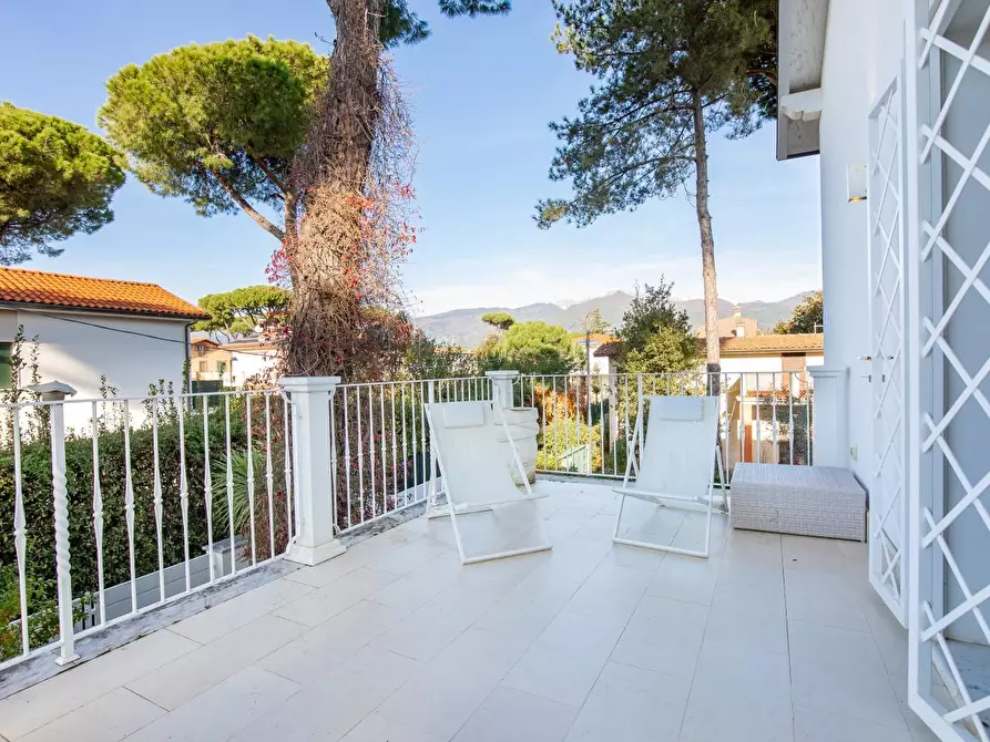 Immagine 20 di Villa in affitto  a Forte Dei Marmi