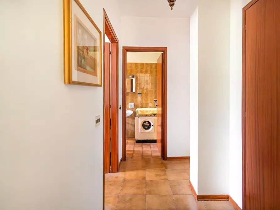 Immagine 10 di Appartamento in vendita  a Ortonovo