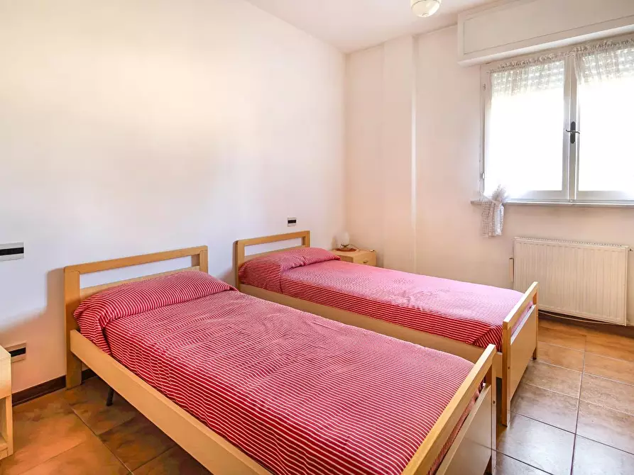 Immagine 11 di Appartamento in vendita  a Ortonovo