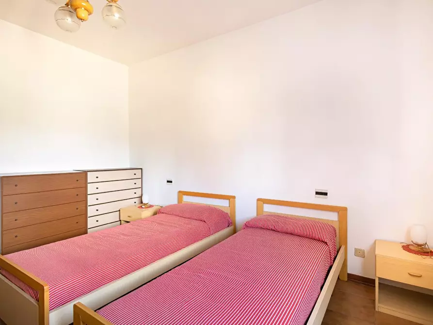 Immagine 12 di Appartamento in vendita  a Ortonovo