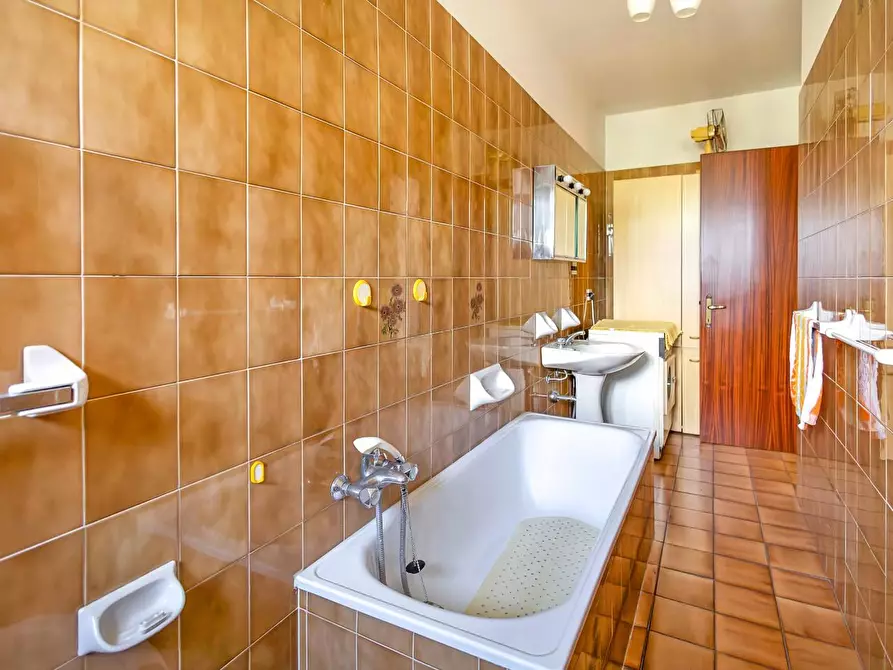 Immagine 15 di Appartamento in vendita  a Ortonovo