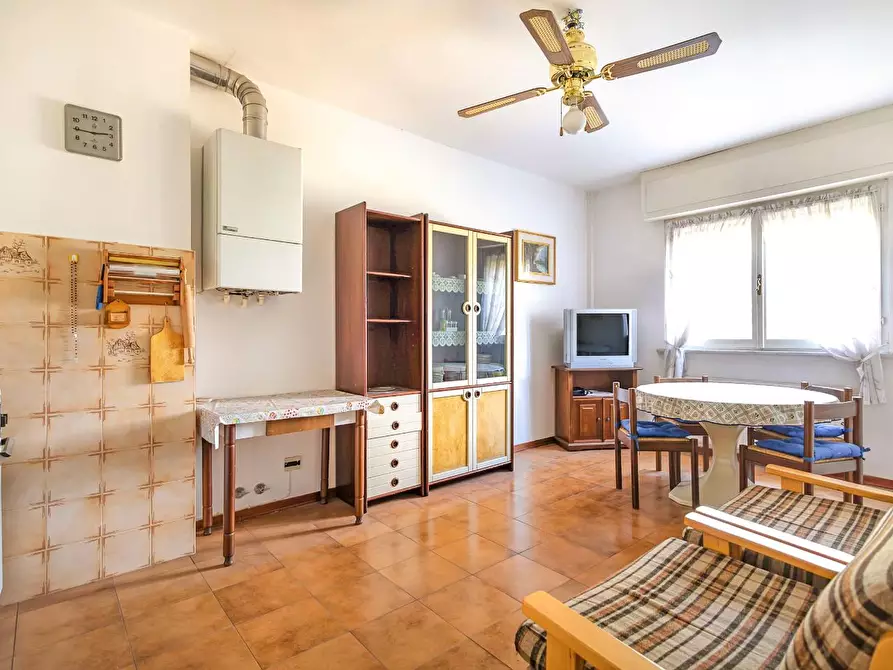 Immagine 1 di Appartamento in vendita  a Ortonovo