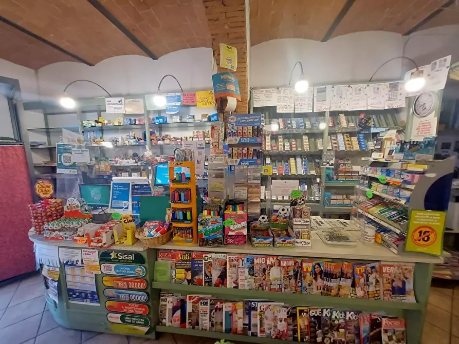 Immagine 6 di Attività commerciale in vendita  a Pontedera