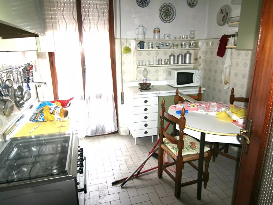 Immagine 5 di Appartamento in vendita  a Carrara