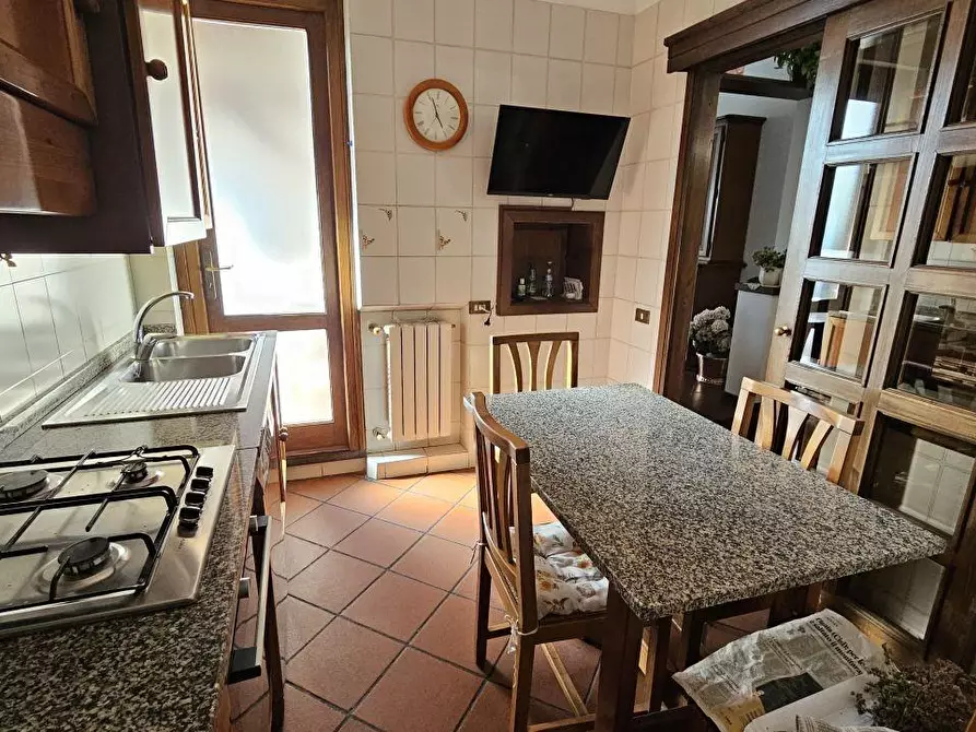 Immagine 9 di Appartamento in vendita  a Massa