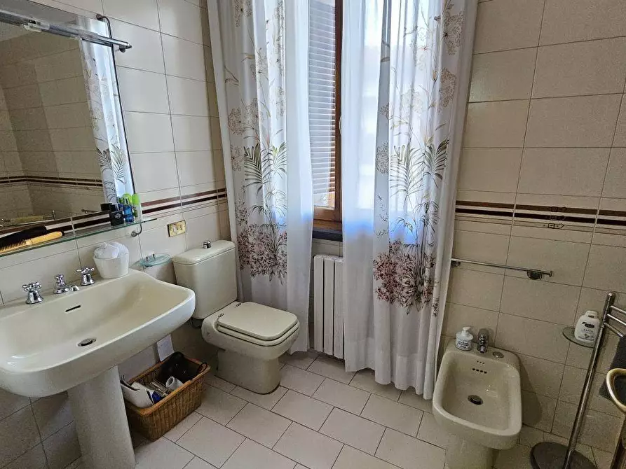 Immagine 17 di Appartamento in vendita  a Massa