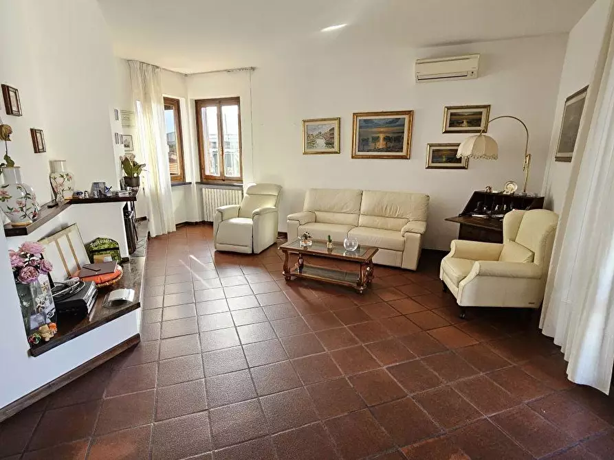 Immagine 8 di Appartamento in vendita  a Massa