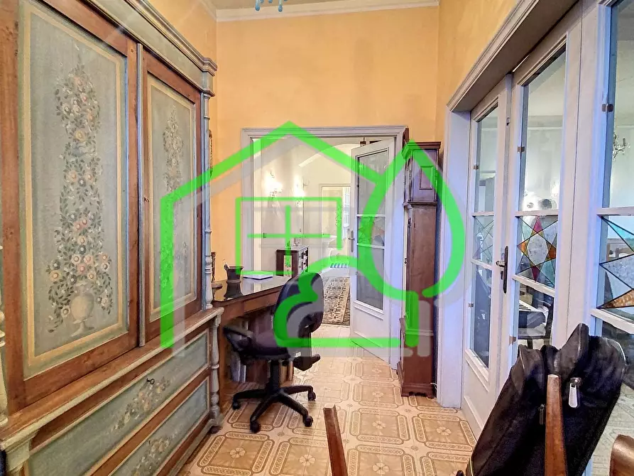 Immagine 4 di Villa in vendita  a Viareggio