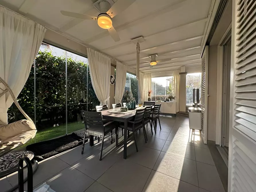 Immagine 19 di Villa in vendita  a Forte Dei Marmi