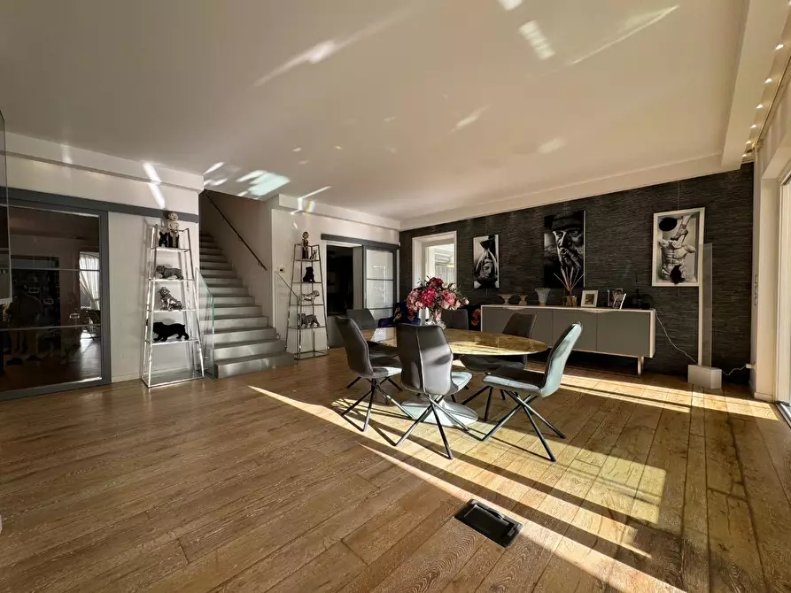 Immagine 9 di Villa in vendita  a Forte Dei Marmi