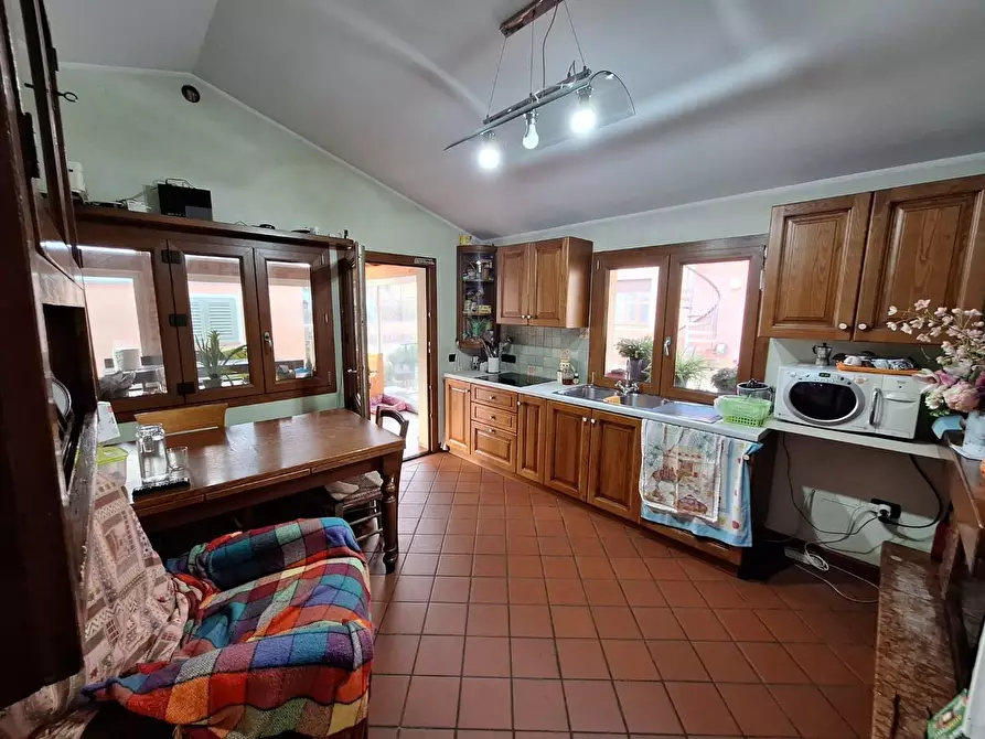 Immagine 8 di Casa bifamiliare in vendita  a Porcari