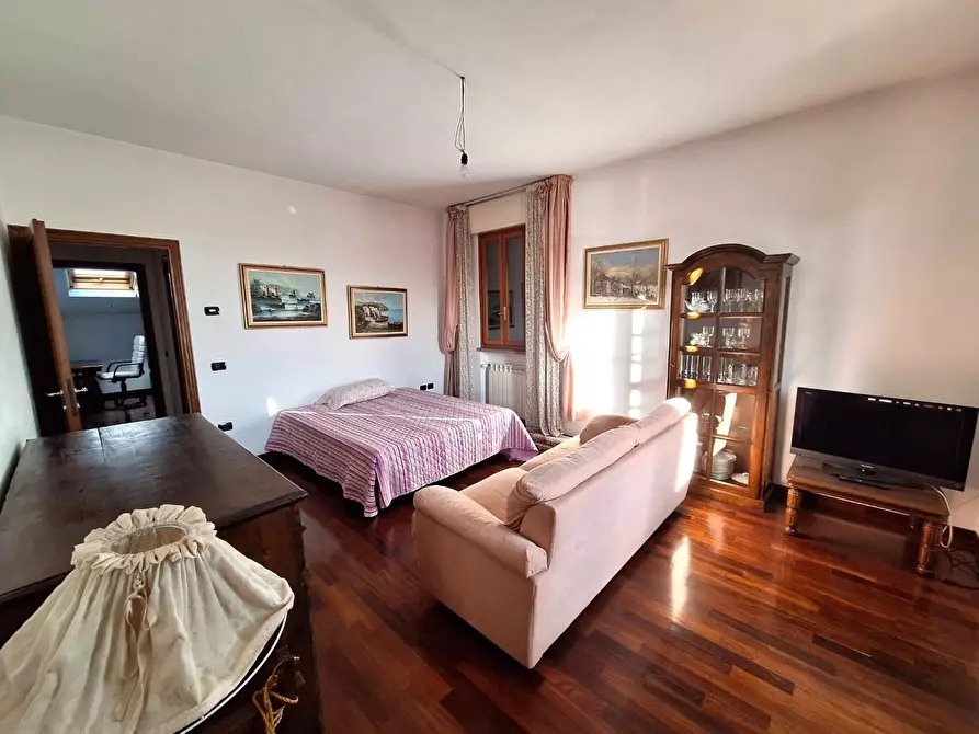 Immagine 31 di Casa bifamiliare in vendita  a Porcari