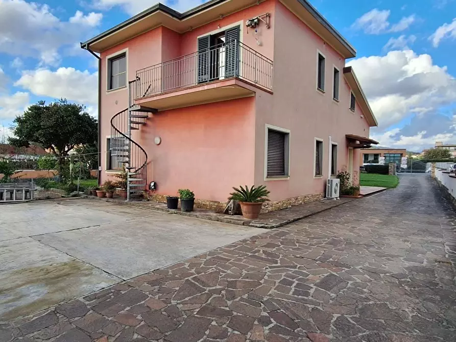 Immagine 3 di Casa bifamiliare in vendita  a Porcari