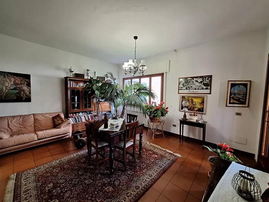 Immagine 14 di Casa bifamiliare in vendita  a Porcari