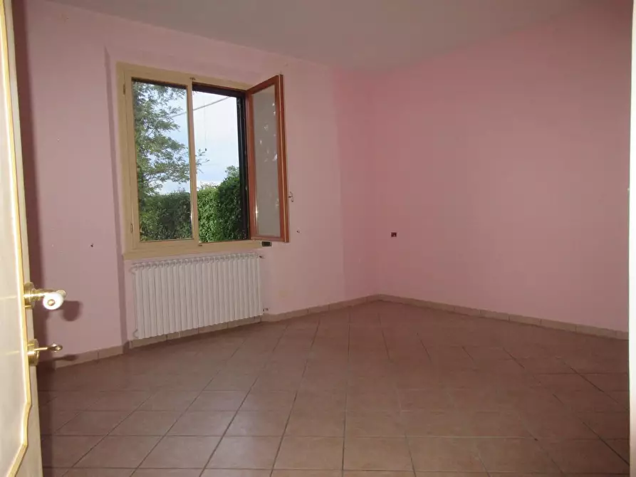 Immagine 5 di Villa in vendita  a Montespertoli